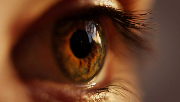 Бельмо на глазу у человека: диагностика и лечение